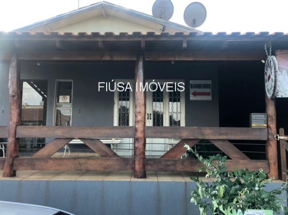 Casa com 3 Quartos à Venda,  em Centro - Rifaina