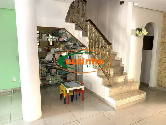 Imagem Casa com 6 Quartos à Venda, 525 m² em Tijuca - Rio De Janeiro Imagem Casa com 6 Quartos à Venda, 525 m² em Tijuca - Rio De Janeiro