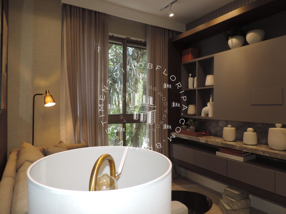 Apartamento com 2 Quartos à Venda, 60 m² em Centro - Florianópolis