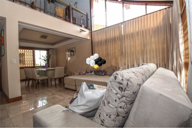 Casa com 3 Quartos à Venda, 608 m² em Medianeira - Porto Alegre