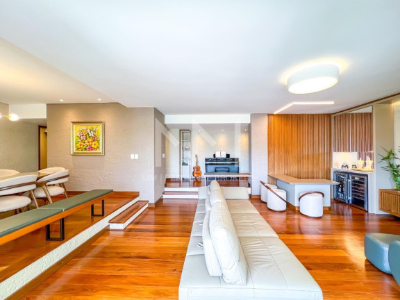 Imagem Imóvel com 3 Quartos à Venda, 195 m² em Auxiliadora - Porto Alegre Imagem Imóvel com 3 Quartos à Venda, 195 m² em Auxiliadora - Porto Alegre