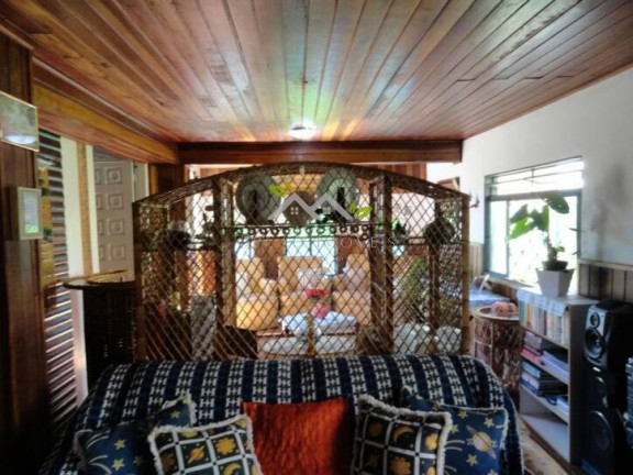 Imagem Casa com 4 Quartos à Venda, 310 m² em Passos Da Mantiqueira - Campos Do Jordão Imagem Casa com 4 Quartos à Venda, 310 m² em Passos Da Mantiqueira - Campos Do Jordão