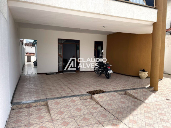 Imagem Casa com 5 Quartos à Venda, 200 m² em Cidade Nova - Feira De Santana Imagem Casa com 5 Quartos à Venda, 200 m² em Cidade Nova - Feira De Santana