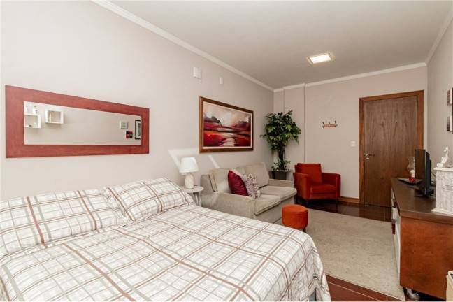 Imagem Imóvel com 3 Quartos à Venda, em Vila Ipiranga - Porto Alegre Imagem Imóvel com 3 Quartos à Venda, em Vila Ipiranga - Porto Alegre