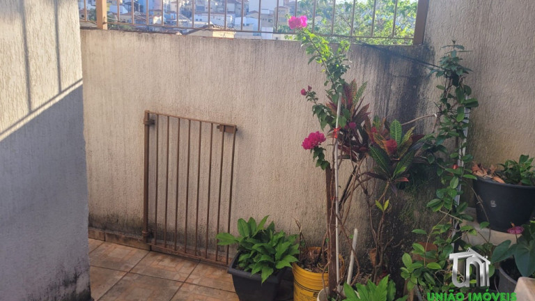 Imagem Casa com 2 Quartos à Venda, 48 m² em Centro - Bragança Paulista Imagem Casa com 2 Quartos à Venda, 48 m² em Centro - Bragança Paulista