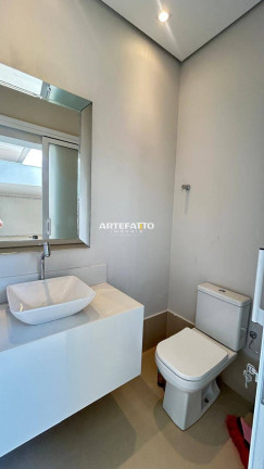 Imagem Casa com 3 Quartos à Venda, 250 m² Imagem Casa com 3 Quartos à Venda, 250 m²