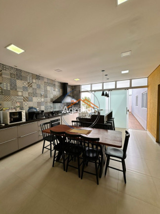 Imagem Imóvel com 3 Quartos à Venda, 190 m² em Condominio Residencial Califórnia - Estiva Gerbi Imagem Imóvel com 3 Quartos à Venda, 190 m² em Condominio Residencial Califórnia - Estiva Gerbi