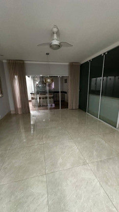 Imagem Casa com 4 Quartos à Venda, em Goiabeiras - Cuiabá Imagem Casa com 4 Quartos à Venda, em Goiabeiras - Cuiabá