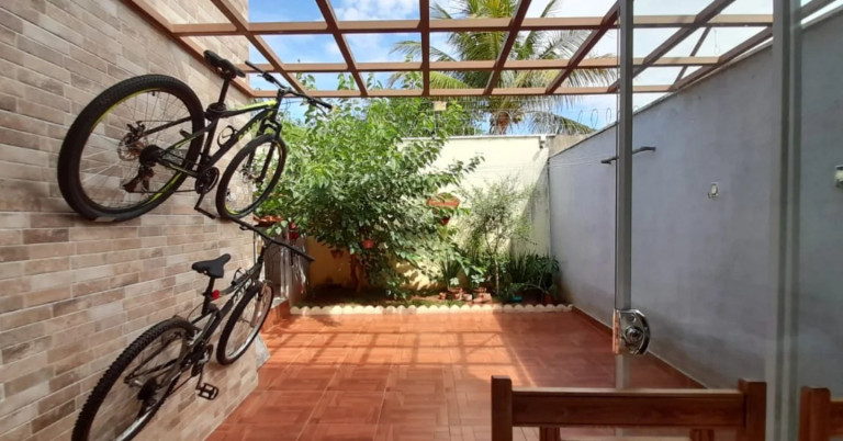 Imagem Imóvel com 
            	3             Quartos à Venda, 150 m² em 
            	Sitios Santa Luzia             - 
            	Aparecida De Goiania            