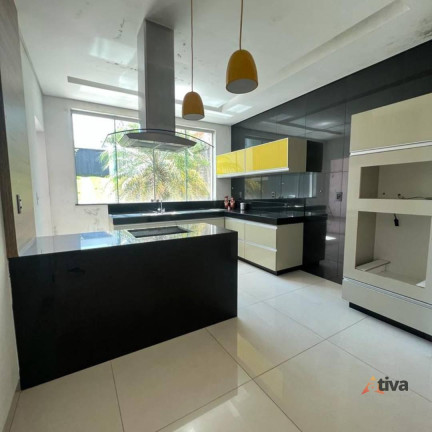 Imagem Casa com 3 Quartos à Venda, 200 m² Imagem Casa com 3 Quartos à Venda, 200 m²