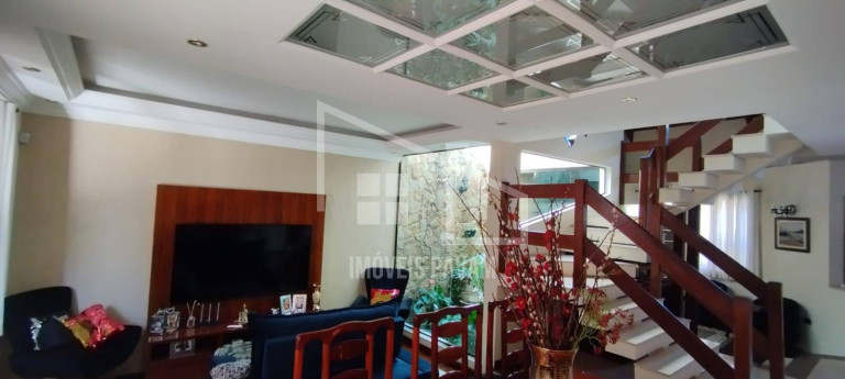 Imagem Sobrado com 3 Quartos à Venda, 300 m² em Independência - São Bernardo Do Campo Imagem Sobrado com 3 Quartos à Venda, 300 m² em Independência - São Bernardo Do Campo