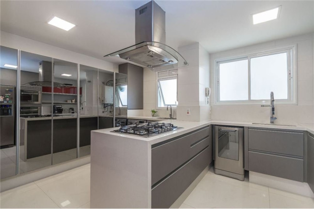 Imagem Apartamento com 2 Quartos à Venda, 102 m² em Jardim Europa - Porto Alegre