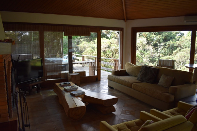 Imagem Casa com 4 Quartos à Venda, 360 m² em Região Do Alto Da Vila Inglesa - Campos Do Jordão Imagem Casa com 4 Quartos à Venda, 360 m² em Região Do Alto Da Vila Inglesa - Campos Do Jordão