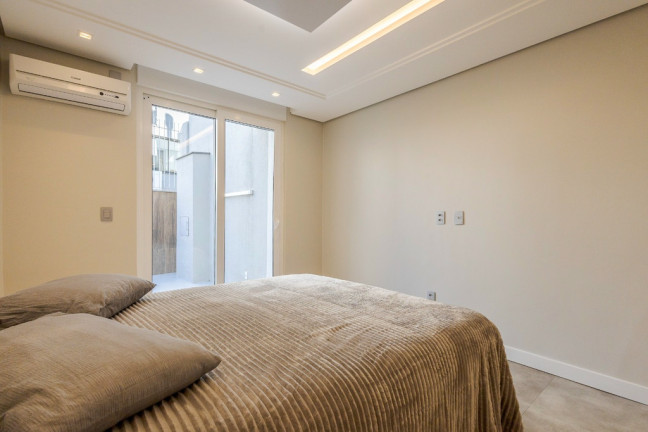 Imagem Apartamento com 2 Quartos à Venda, 238 m² em Rio Branco - Porto Alegre Imagem Apartamento com 2 Quartos à Venda, 238 m² em Rio Branco - Porto Alegre