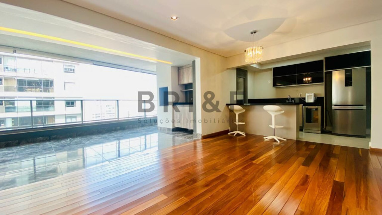 Apartamento com 3 Quartos para Alugar, 131 m² em Brooklin - São Paulo