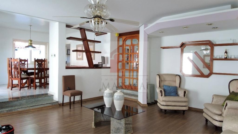 Imagem Casa com 4 Quartos à Venda, 350 m² em Nonoai - Porto Alegre Imagem Casa com 4 Quartos à Venda, 350 m² em Nonoai - Porto Alegre