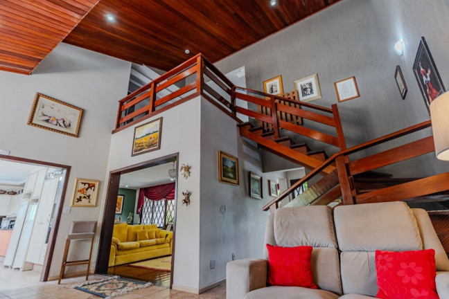 Imagem Casa com 3 Quartos à Venda, 385 m² em Agronomia - Porto Alegre Imagem Casa com 3 Quartos à Venda, 385 m² em Agronomia - Porto Alegre