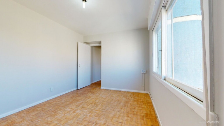 Imagem Imóvel com 2 Quartos à Venda, 74 m² em Menino Deus - Porto Alegre Imagem Imóvel com 2 Quartos à Venda, 74 m² em Menino Deus - Porto Alegre