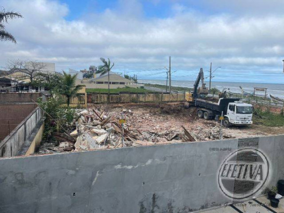 Imagem Sobrado com 4 Quartos à Venda, 216 m² em Balneário Betaras - Matinhos Imagem Sobrado com 4 Quartos à Venda, 216 m² em Balneário Betaras - Matinhos