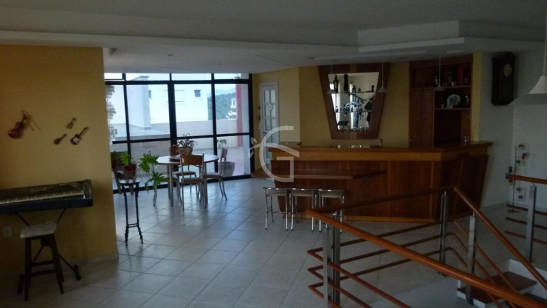 Imagem Imóvel com 3 Quartos à Venda, 412 m² em Centro - Joinville