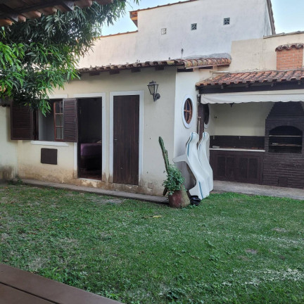 Imagem Casa de Condomínio com 5 Quartos à Venda, 175 m²