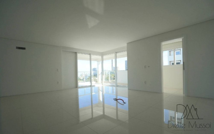 Imagem Apartamento com 3 Quartos à Venda, 137 m² Imagem Apartamento com 3 Quartos à Venda, 137 m²