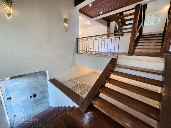 Imagem Casa com 3 Quartos à Venda, 288 m² em Centro - Mairiporã