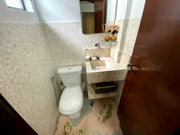 Imagem Casa com 3 Quartos à Venda, 260 m² Imagem Casa com 3 Quartos à Venda, 260 m²