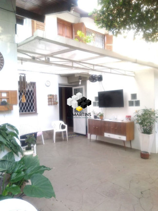 Imagem Casa com 3 Quartos à Venda, 200 m² em Passo Da Areia - Porto Alegre Imagem Casa com 3 Quartos à Venda, 200 m² em Passo Da Areia - Porto Alegre