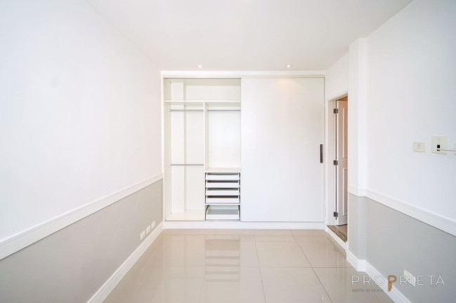 Imagem Apartamento com 2 Quartos à Venda,  em Humaitá - Rio De Janeiro