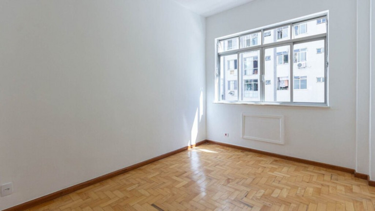 Imagem Imóvel com 3 Quartos à Venda, 128 m² em Copacabana - Rio De Janeiro Imagem Imóvel com 3 Quartos à Venda, 128 m² em Copacabana - Rio De Janeiro