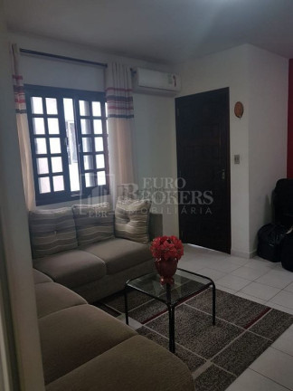 Imagem Sobrado com 3 Quartos à Venda, 130 m² em Centro - Balneário Camboriú Imagem Sobrado com 3 Quartos à Venda, 130 m² em Centro - Balneário Camboriú