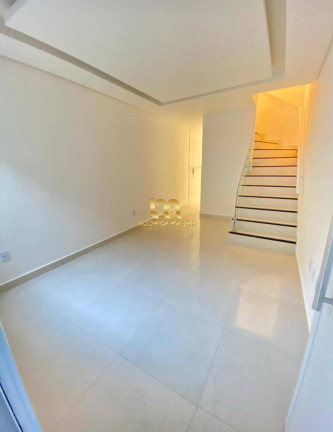 Sobrado com 2 Quartos à Venda, 55 m² em Caiçara - Praia Grande