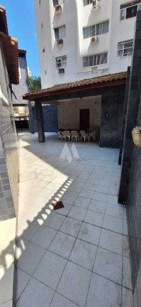 Imagem Casa com 4 Quartos à Venda, 260 m² em Gonzaga - Santos Imagem Casa com 4 Quartos à Venda, 260 m² em Gonzaga - Santos