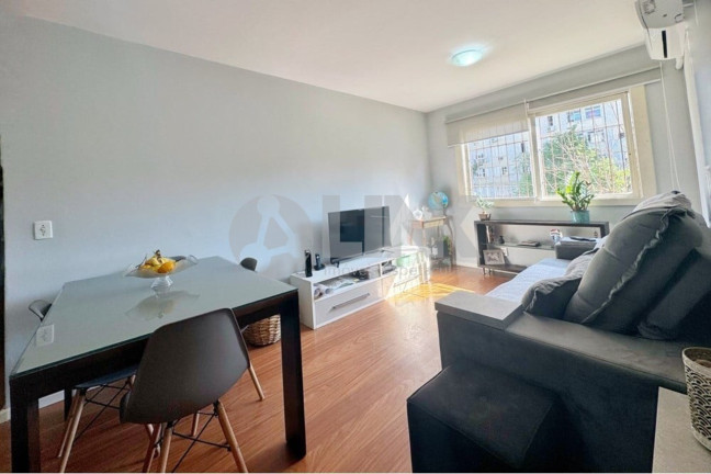 Imagem Apartamento com 2 Quartos à Venda, 74 m² em Jardim Botânico - Porto Alegre Imagem Apartamento com 2 Quartos à Venda, 74 m² em Jardim Botânico - Porto Alegre