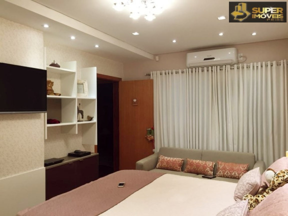 Imagem Casa com 4 Quartos à Venda, 864 m² em Centro - Pelotas
