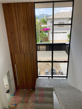 Imagem Imóvel com 3 Quartos à Venda, 295 m²