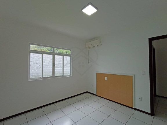 Imagem Casa com 3 Quartos à Venda, 375 m² Imagem Casa com 3 Quartos à Venda, 375 m²