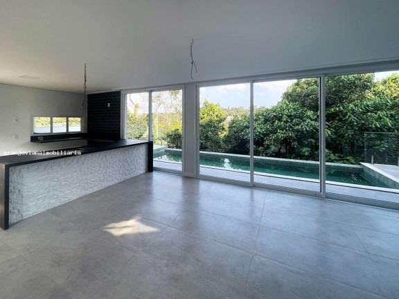 Imagem Casa à Venda, em Chácara Dos Lagos - Carapicuíba Imagem Casa à Venda, em Chácara Dos Lagos - Carapicuíba