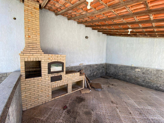 Imagem Casa com 3 Quartos à Venda, 257 m² em Centro - Araruama