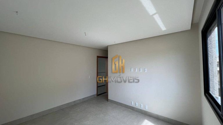 Imagem Sobrado com 4 Quartos à Venda, 290 m² em Jardins Madri - Goiânia Imagem Sobrado com 4 Quartos à Venda, 290 m² em Jardins Madri - Goiânia