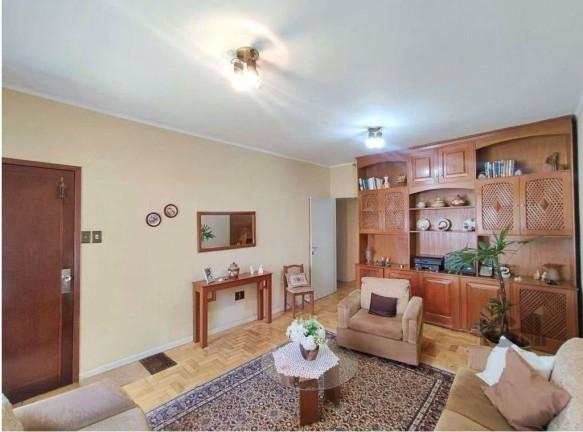 Imagem Casa com 3 Quartos à Venda, 155 m² em Vila Ipiranga - Porto Alegre Imagem Casa com 3 Quartos à Venda, 155 m² em Vila Ipiranga - Porto Alegre
