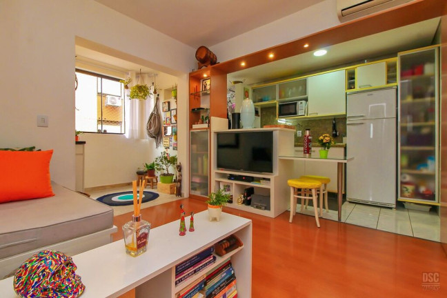 Imagem Apartamento com 2 Quartos à Venda, 60 m² em Cristal - Porto Alegre Imagem Apartamento com 2 Quartos à Venda, 60 m² em Cristal - Porto Alegre