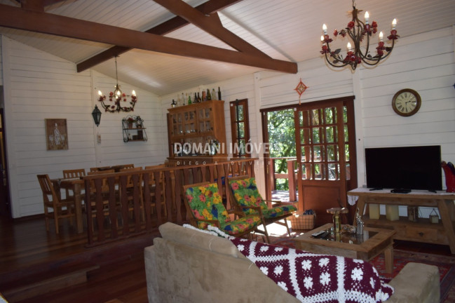 Imagem Casa com 4 Quartos à Venda, 190 m² em Região Do Alto Da Boa Vista - Campos Do Jordão Imagem Casa com 4 Quartos à Venda, 190 m² em Região Do Alto Da Boa Vista - Campos Do Jordão