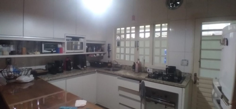 Sobrado com 3 Quartos à Venda, 140 m² em Jardim Ismênia - São José Dos Campos