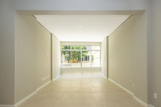Imagem Imóvel com 3 Quartos à Venda, 129 m² em Copacabana - Rio De Janeiro Imagem Imóvel com 3 Quartos à Venda, 129 m² em Copacabana - Rio De Janeiro
