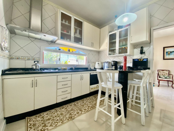 Imagem Casa com 4 Quartos à Venda, 236 m² em Capoeiras - Florianópolis