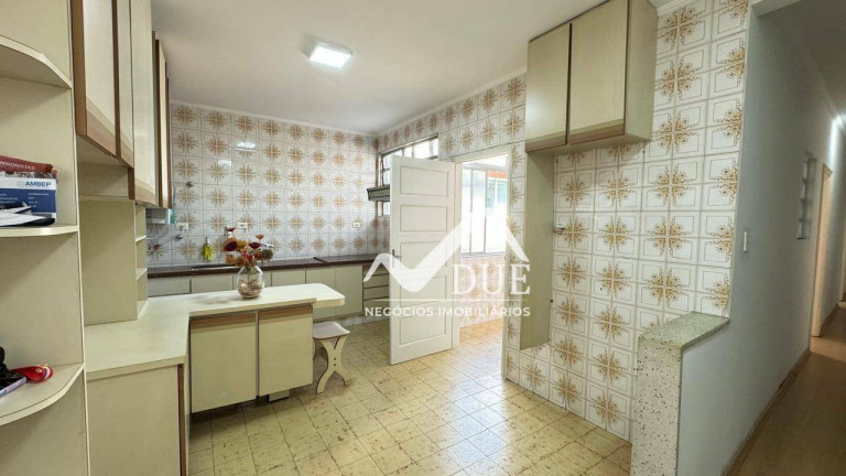 Imagem Casa com 3 Quartos à Venda, 142 m² em Encruzilhada - Santos Imagem Casa com 3 Quartos à Venda, 142 m² em Encruzilhada - Santos