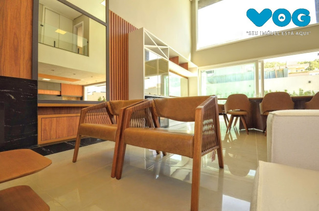 Imagem Casa com 4 Quartos à Venda, 290 m² em Vila Nova - Porto Alegre Imagem Casa com 4 Quartos à Venda, 290 m² em Vila Nova - Porto Alegre