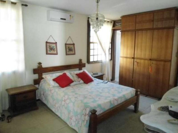 Imagem Casa com 4 Quartos à Venda, em Itaigara - Salvador Imagem Casa com 4 Quartos à Venda, em Itaigara - Salvador